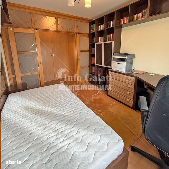 Apartament cu 3 camere decomandat, mobilat în Central