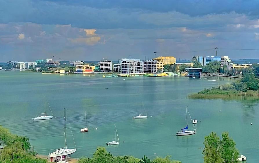 Apartament cu 2 camere decomandat, mobilat în Universitate