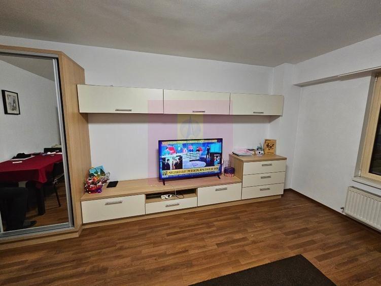 Apartament cu 2 camere decomandat, mobilat în Calea Călărașilor