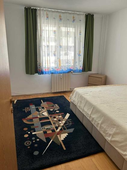 Apartament cu 3 camere semidecomandat în Iancului