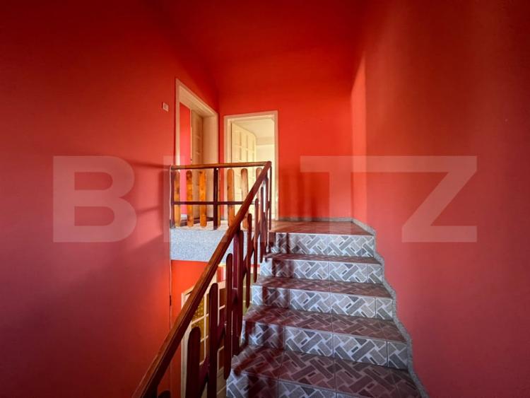 Casă cu 5 camere cu Teren 1032 Mp în Central