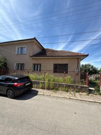 Casă cu 3 camere în Central