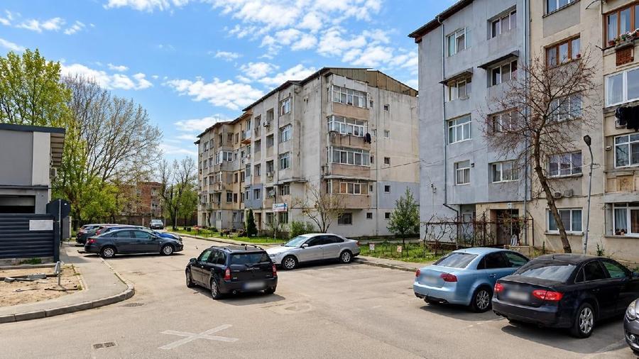 Apartament cu 2 camere decomandat în Balș