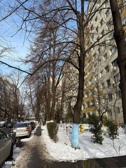 Apartament cu 3 camere decomandat în Doamna Ghica