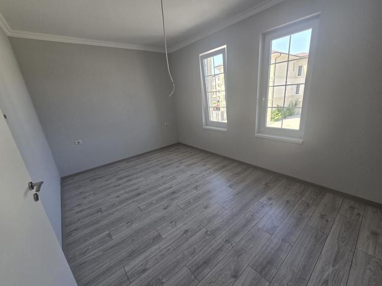 Apartament cu 2 camere decomandat în Girocului