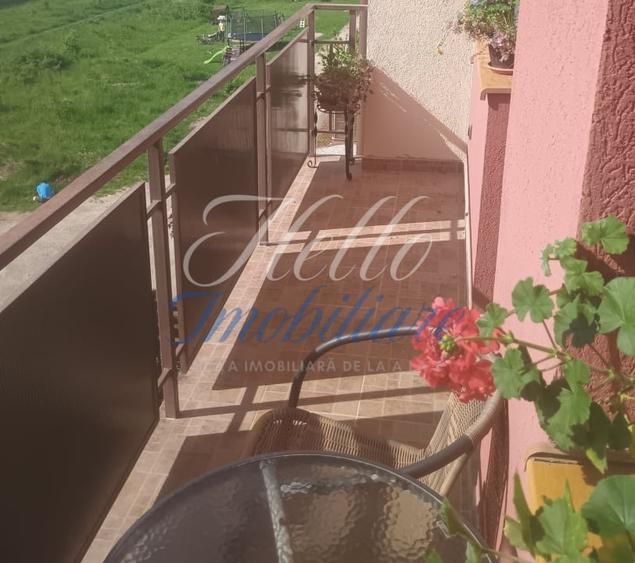 Apartament cu 3 camere semidecomandat în Florești