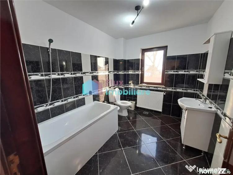 Casă cu 6 camere cu Teren 759 Mp în Liteni (Moara)