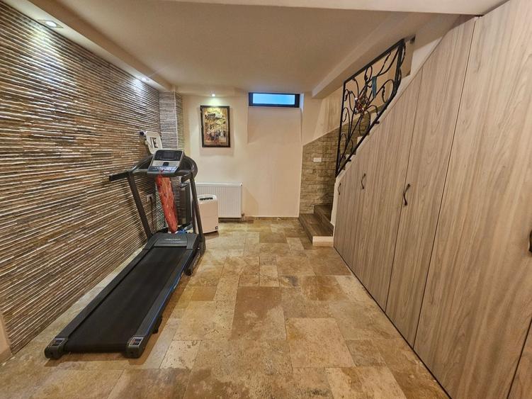 Duplex cu 4 camere cu Canalizare în Tei