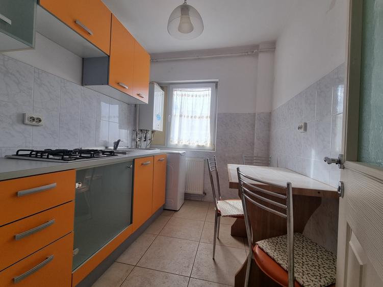 Apartament cu 2 camere decomandat, mobilat în Ultracentral
