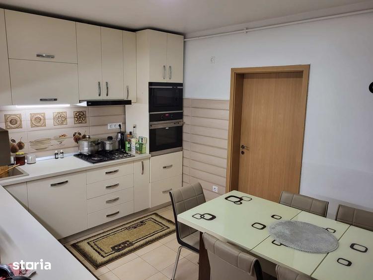 Casă cu 6 camere cu Teren 330 Mp în Turnișor