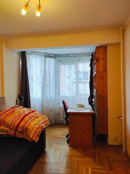 Apartament cu 3 camere decomandat în Rogerius