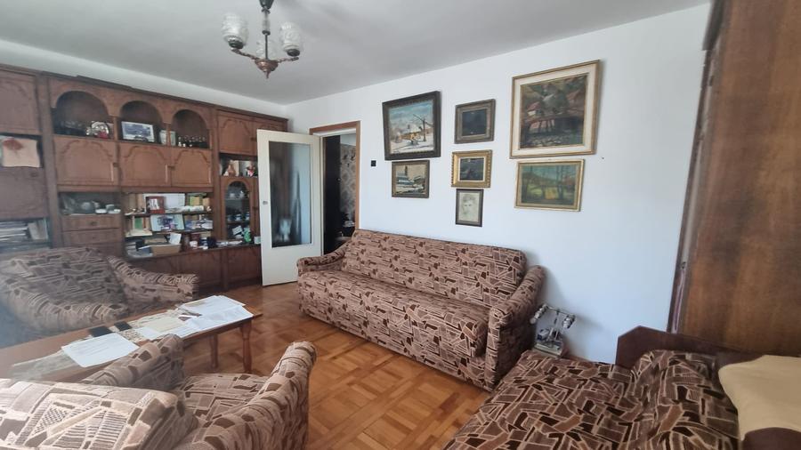 Apartament cu 2 camere decomandat în Micro 17