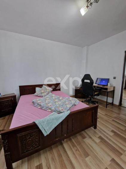 Casă individuală cu 4 camere cu Piscina în Răzvad