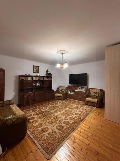 Casă individuală cu 3 camere cu Canalizare în Central