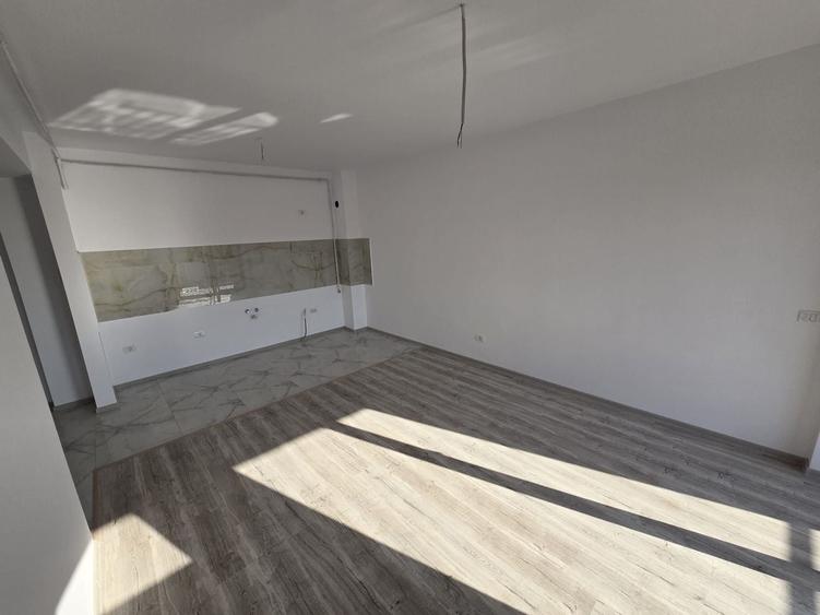 Apartament cu 2 camere decomandat în Girocului