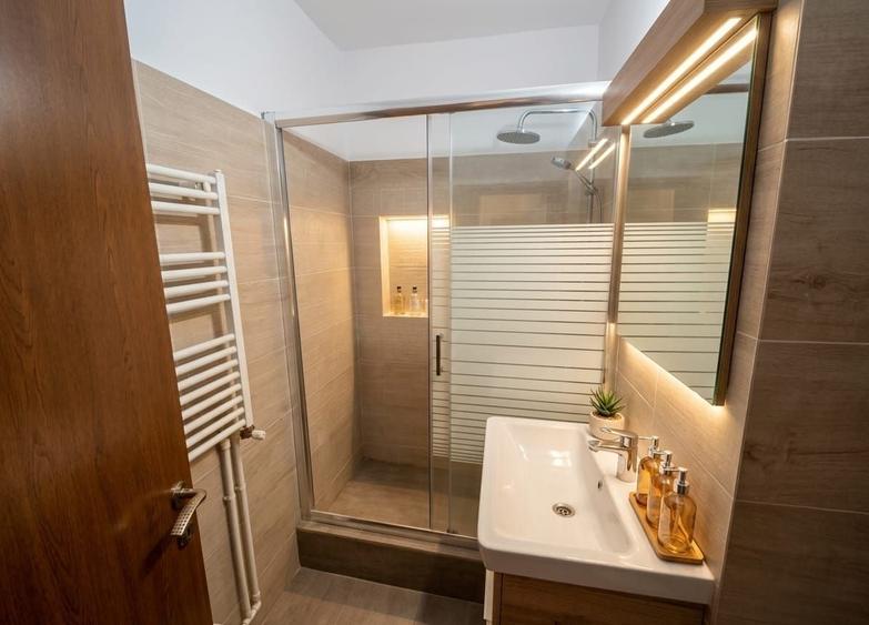 Zona Capitol-Apartament de închiriat cu 2 camere decomandat - 2