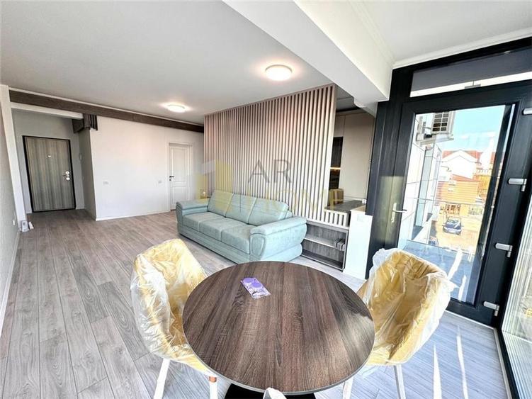 Apartament cu 3 camere decomandat, mobilat în 9 Mai