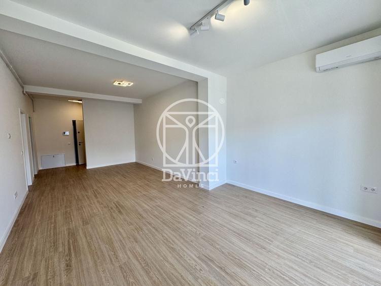 Apartament cu 3 camere decomandat în Exterior Vest