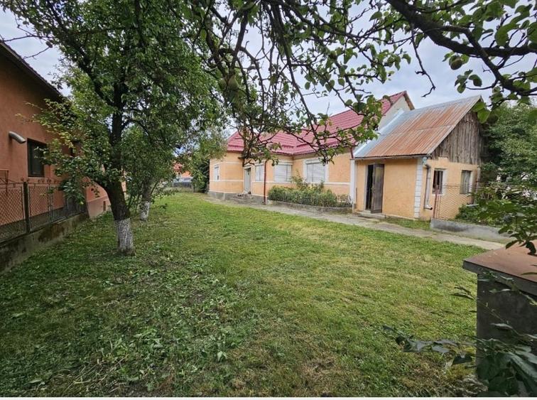 Casă individuală cu 4 camere cu Canalizare în Exterior Sud