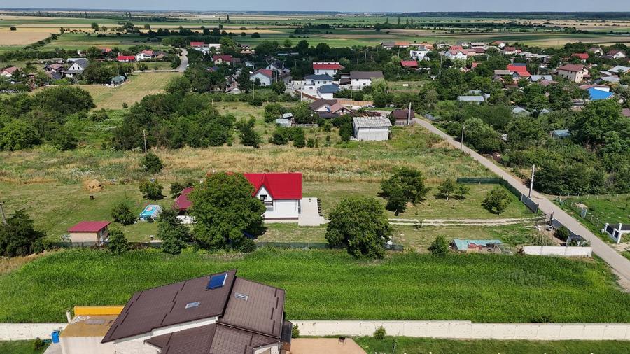 Casă individuală cu 7 camere cu Canalizare în Crevedia