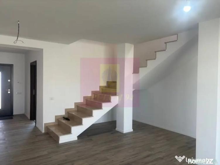 Casă cu 5 camere cu Teren 410 Mp în Țegheș