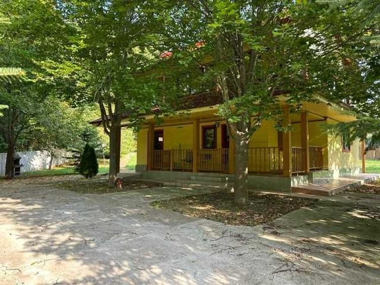 Casă cu 3 camere cu Teren 7424 Mp în Varnița
