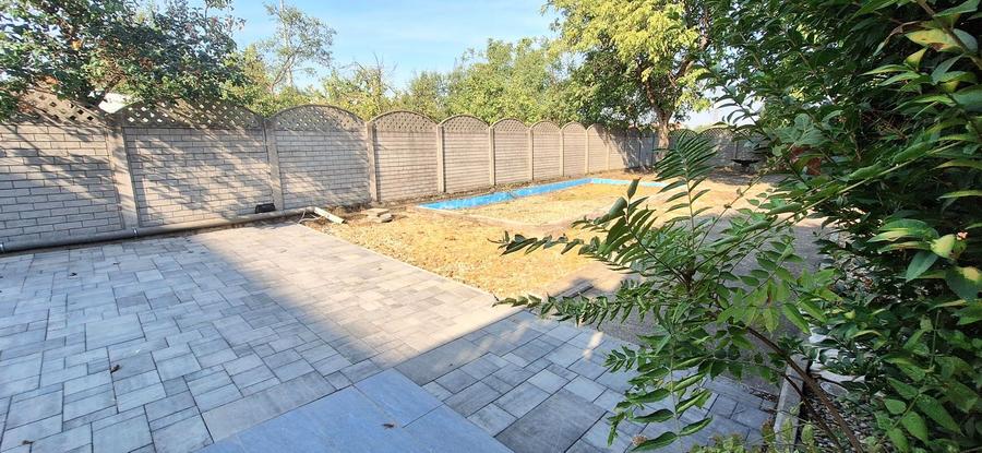 Casă individuală cu 10 camere cu Canalizare în Torontalului