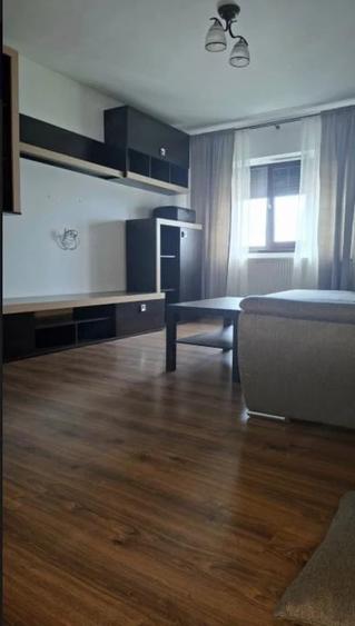 Apartament cu 3 camere decomandat în Găvana