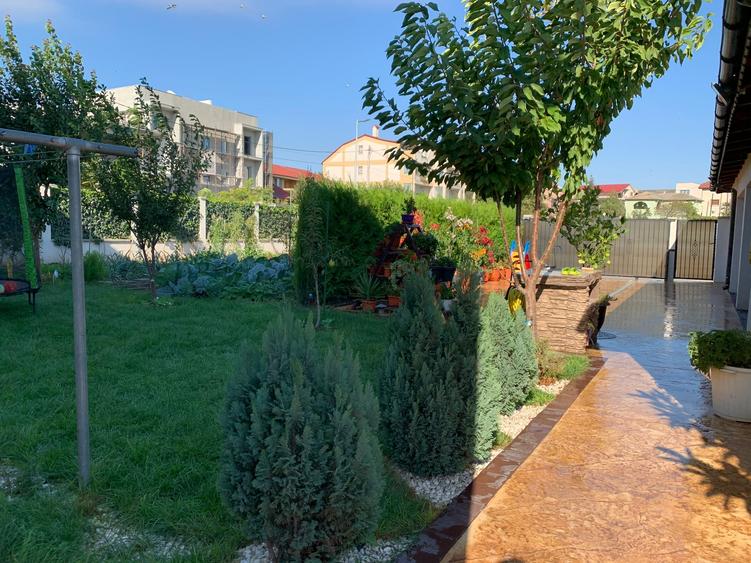 Duplex cu 4 camere cu Canalizare în Central