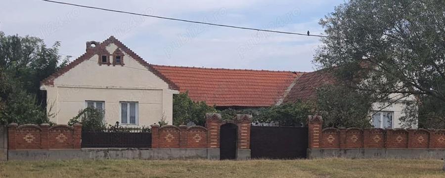 Casă cu 5 camere în Babșa