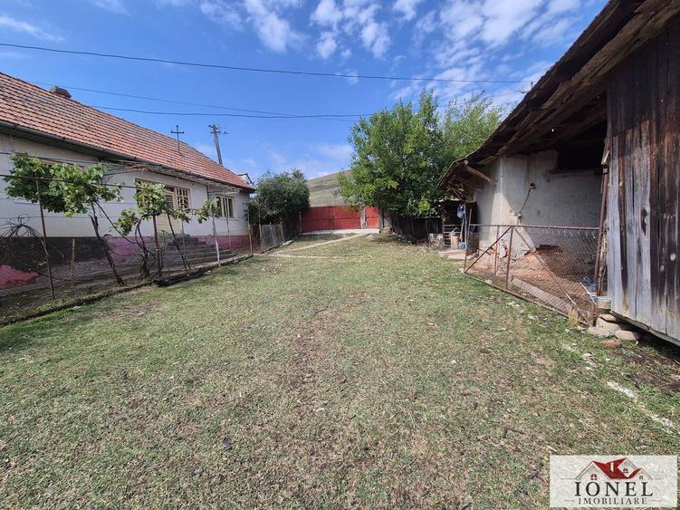 Casă individuală cu 3 camere cu Teren 1700 Mp în Henig
