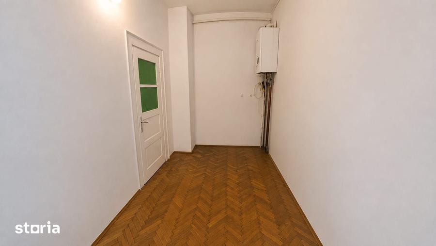 Casă cu 4 camere cu Teren 563 Mp în Central