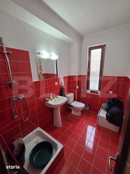 Casă cu 5 camere cu Teren 3000 Mp în Pericei