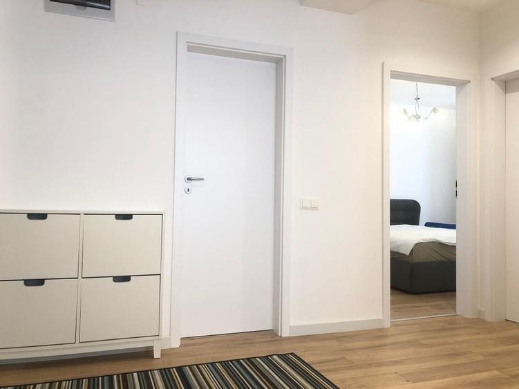 Apartament cu 3 camere decomandat, mobilat în Drumul Taberei