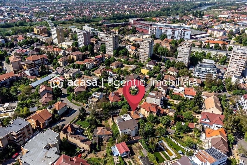 Casă individuală cu 4 camere cu Canalizare în Central