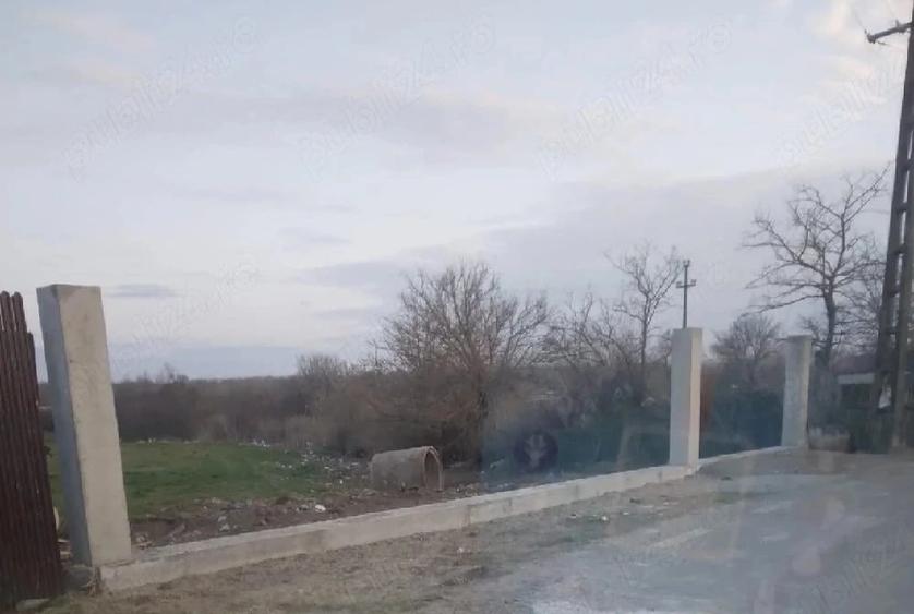 Teren de 2150 mp, în Barcea
