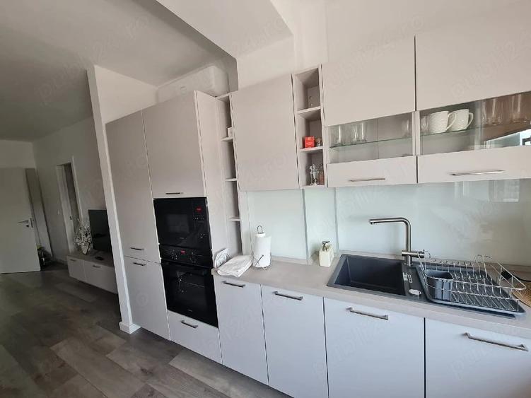 Garsonieră decomandată în Central