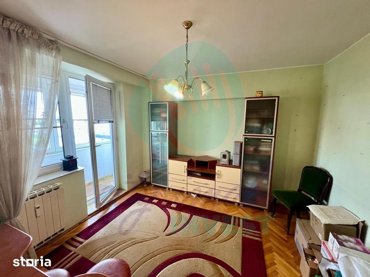 Apartament cu 4 camere decomandat, mobilat în Decebal