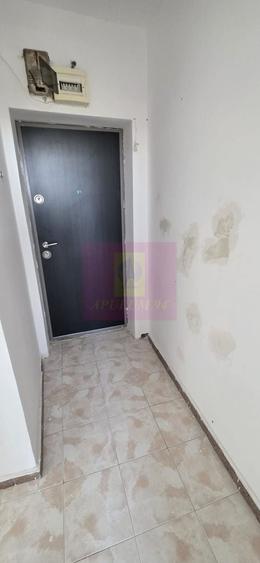 Apartament cu 3 camere semidecomandat în Cablul Românesc