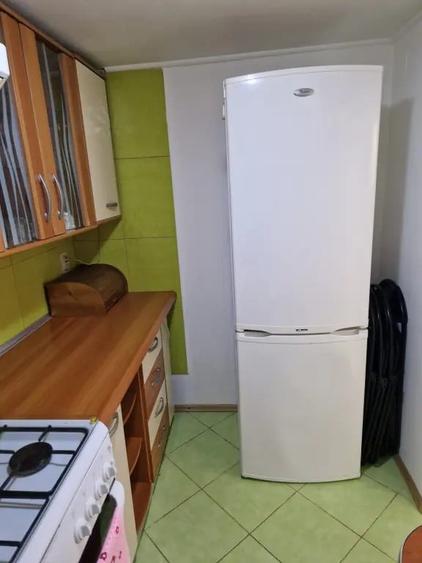De inchiriat apartament mobilat ?i utilat zona centru 400 - 12