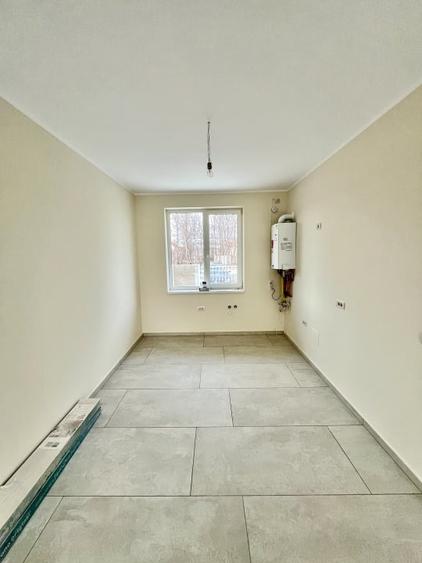 Duplex cu 4 camere cu Canalizare în Exterior Vest