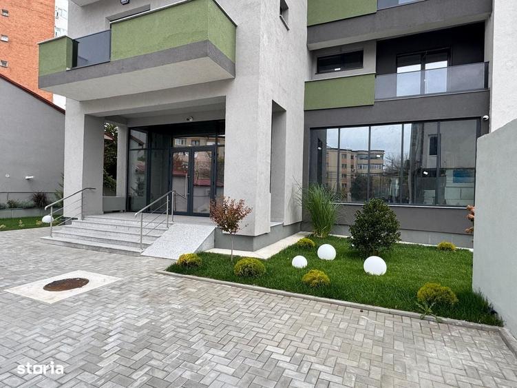 Spațiu comercial, de 300 mp, în Central