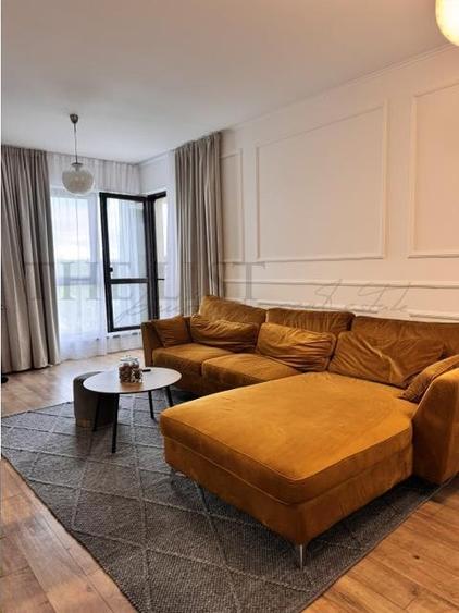 Apartament cu 3 camere semidecomandat în Nord-Est