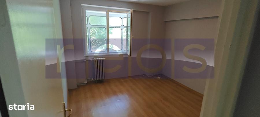 Apartament cu 3 camere decomandat în Tineretului
