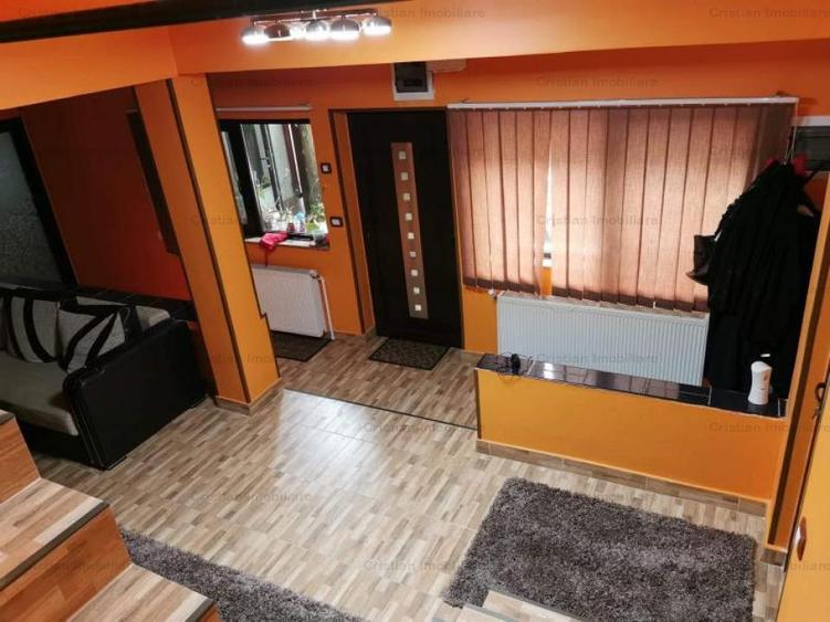 Casă cu 5 camere cu Canalizare în Central
