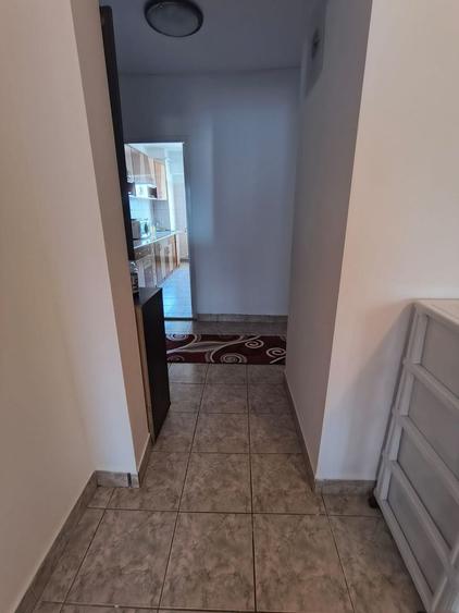 Apartament cu 3 camere decomandat, mobilat în Gara