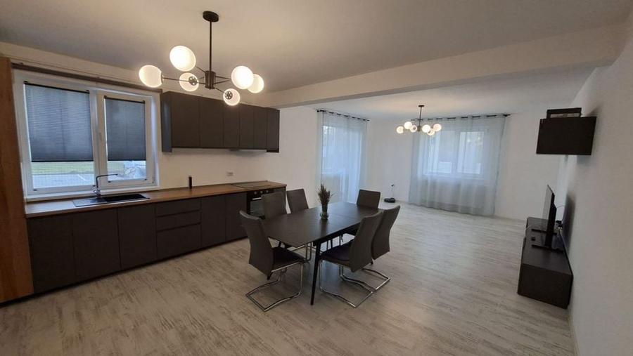 Apartament cu 3 camere decomandat în Ștefănești