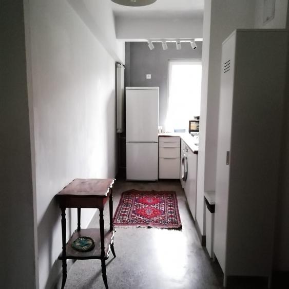 Apartament cu 3 camere semidecomandat, mobilat în Cișmigiu