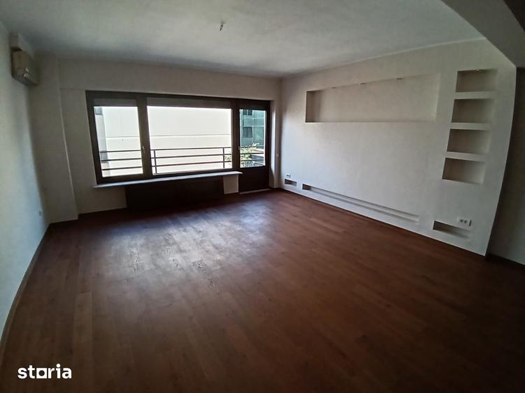 Apartament cu 3 camere în Primăverii