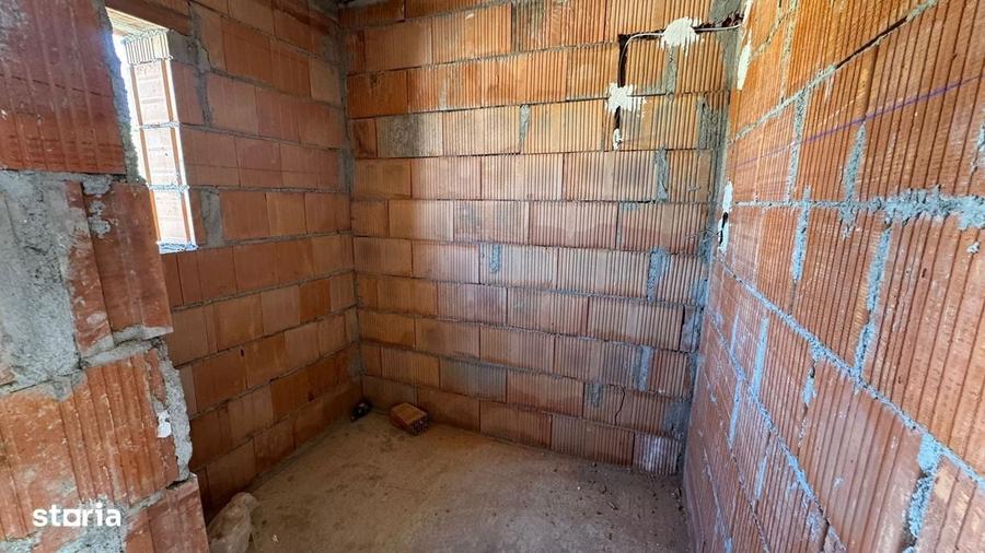 Casă cu 4 camere în Șura Mare